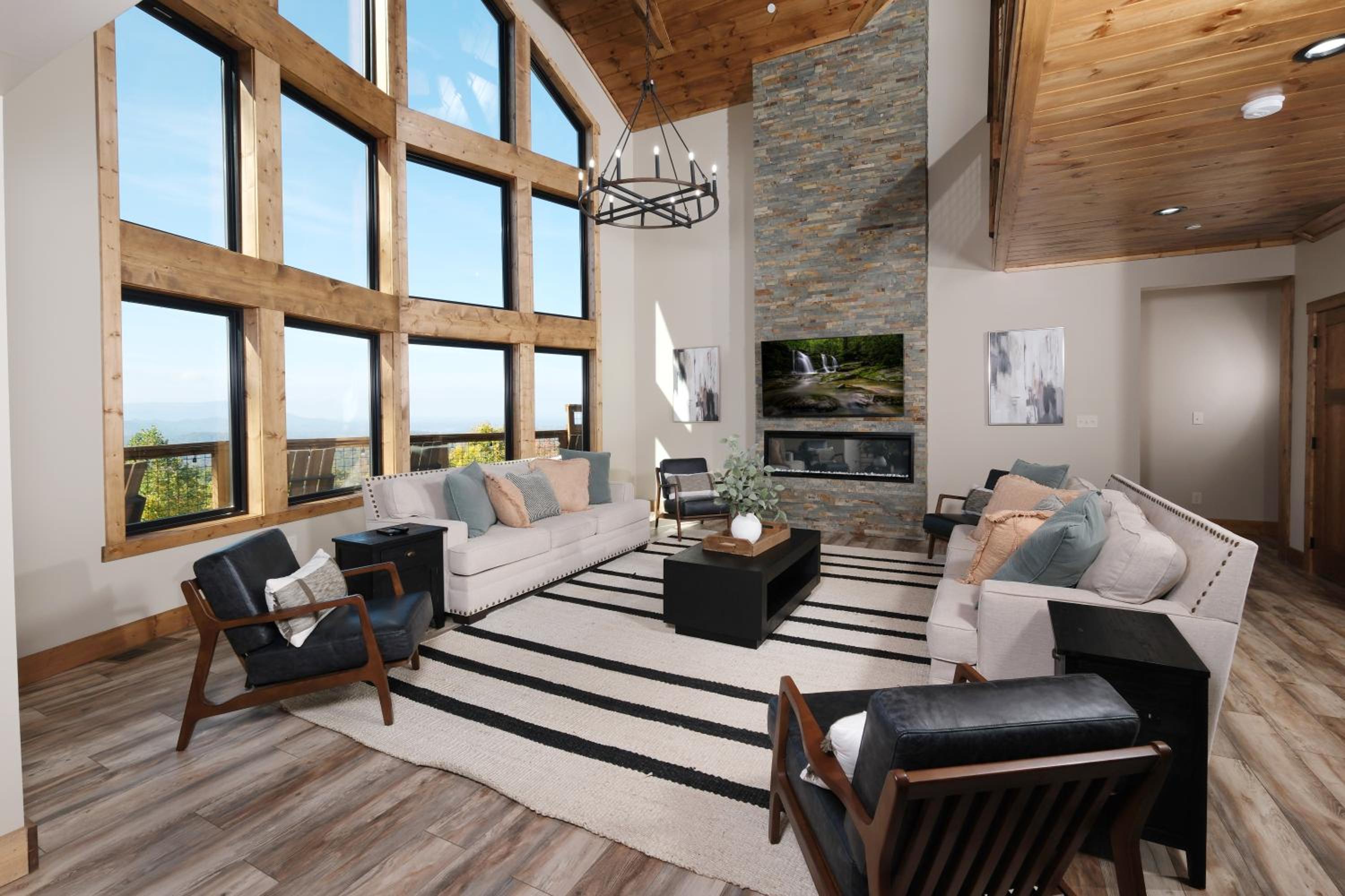Smoky Skies By Colonial Properties view 4