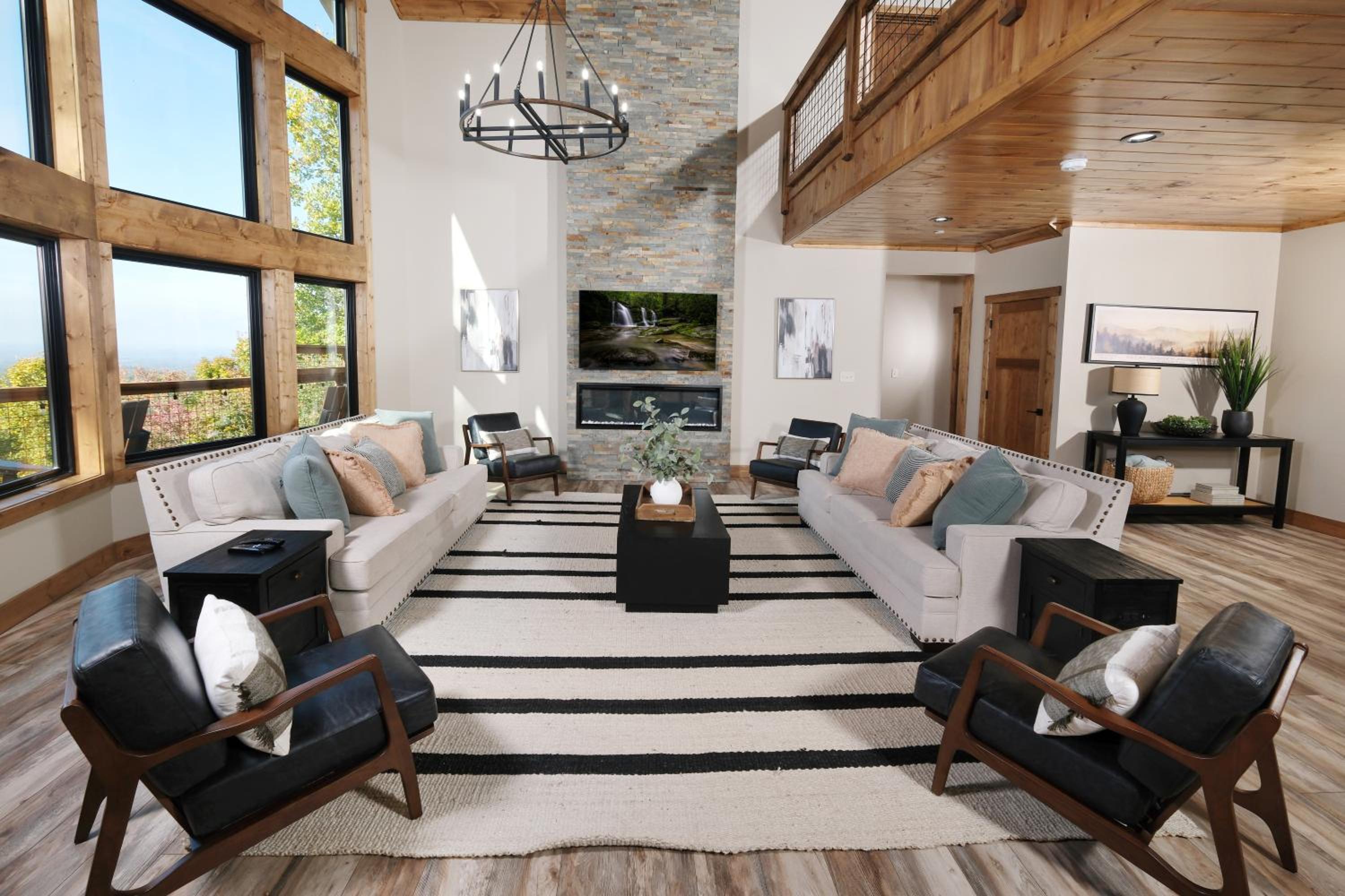 Smoky Skies By Colonial Properties view 5