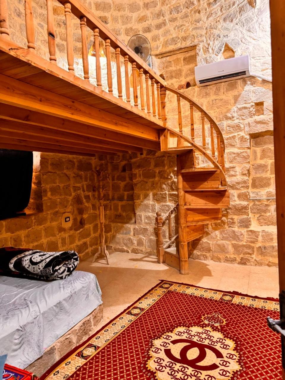 suite-2 rooms-4 beds-2 bathrooms view 5