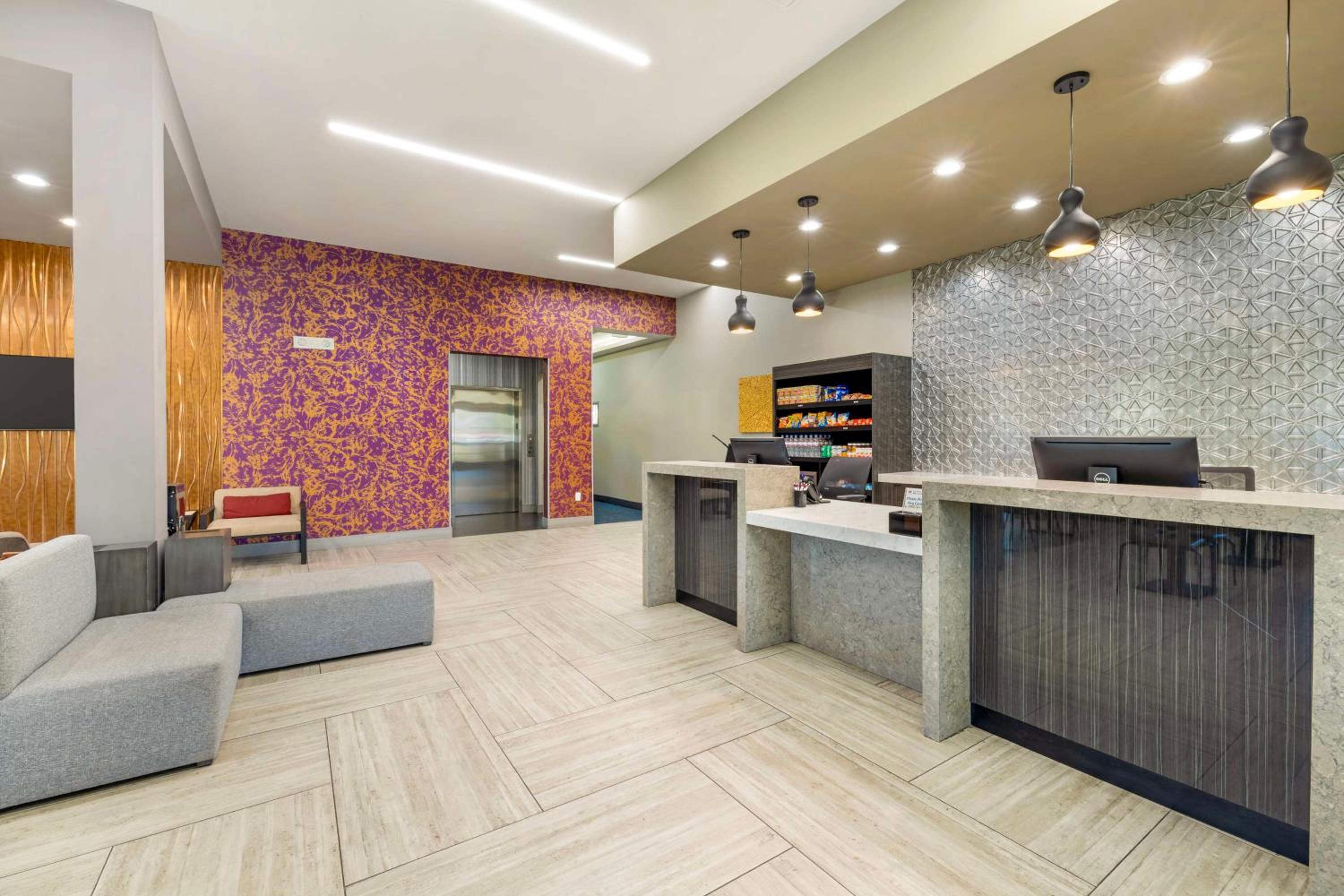 Temecula Vacations - Best Western Plus Temecula Wine Country Hotel Suites - Property Image 25