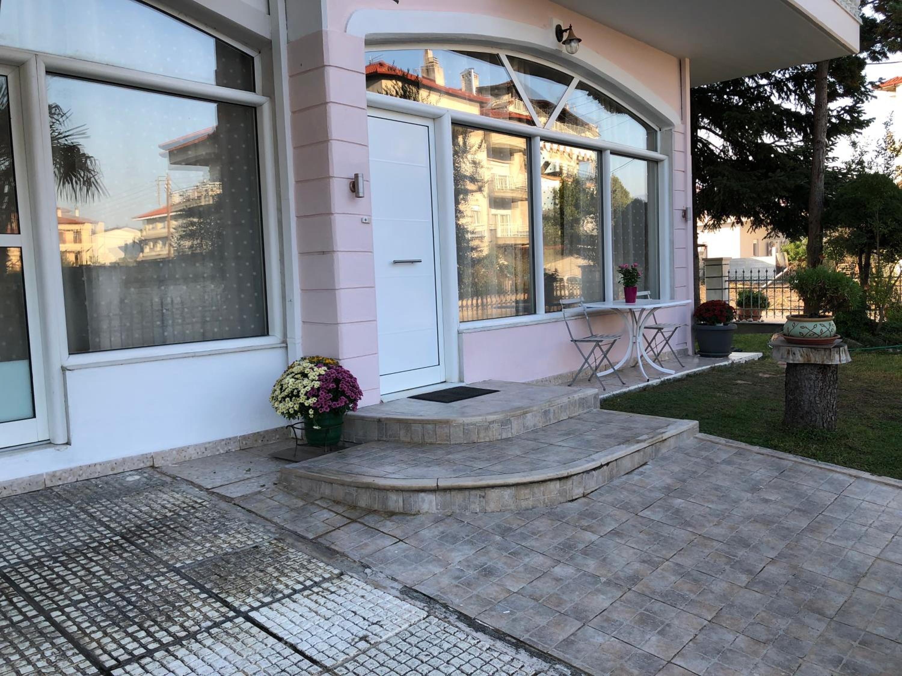 Brand new renovated apartment by the stadium