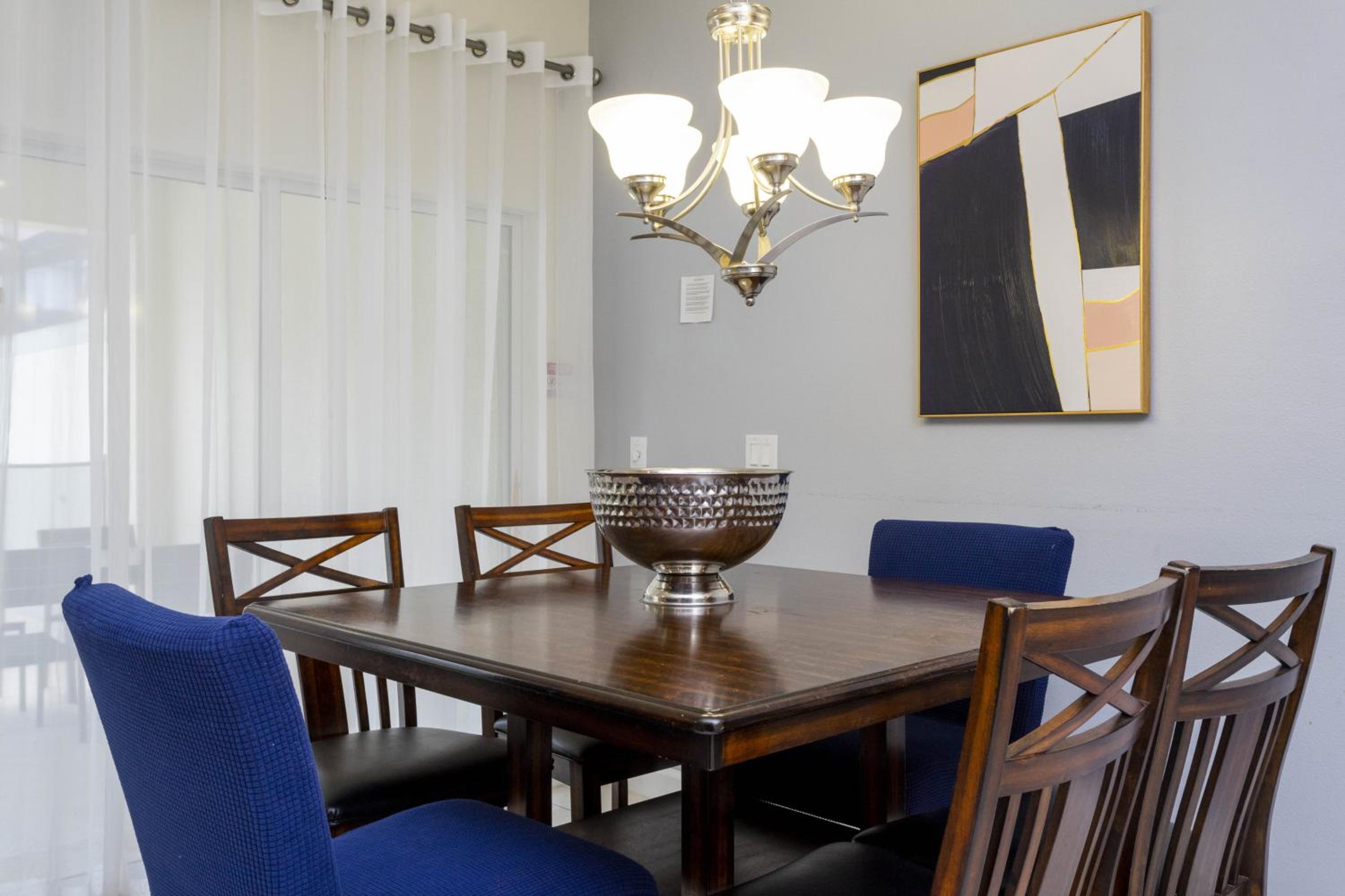 4-Bedroom Brier Rose Pool Townhome