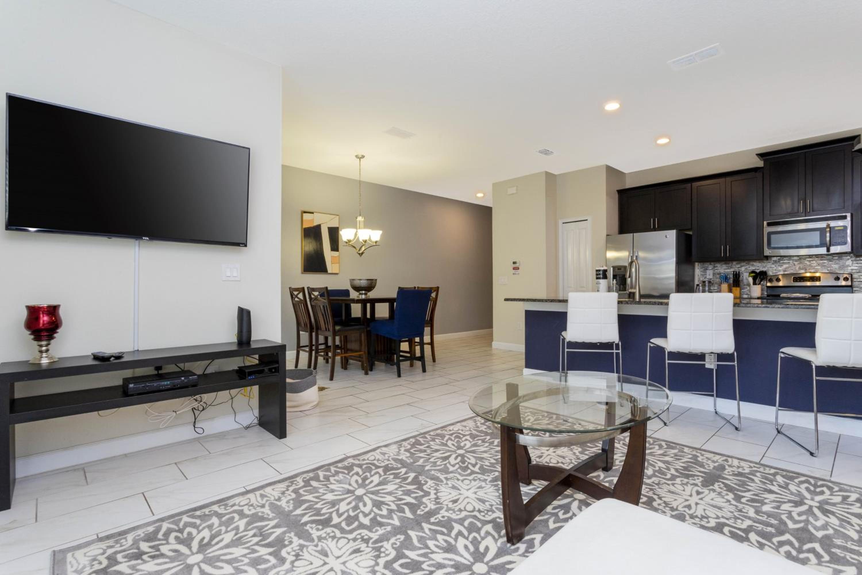 4-Bedroom Brier Rose Pool Townhome