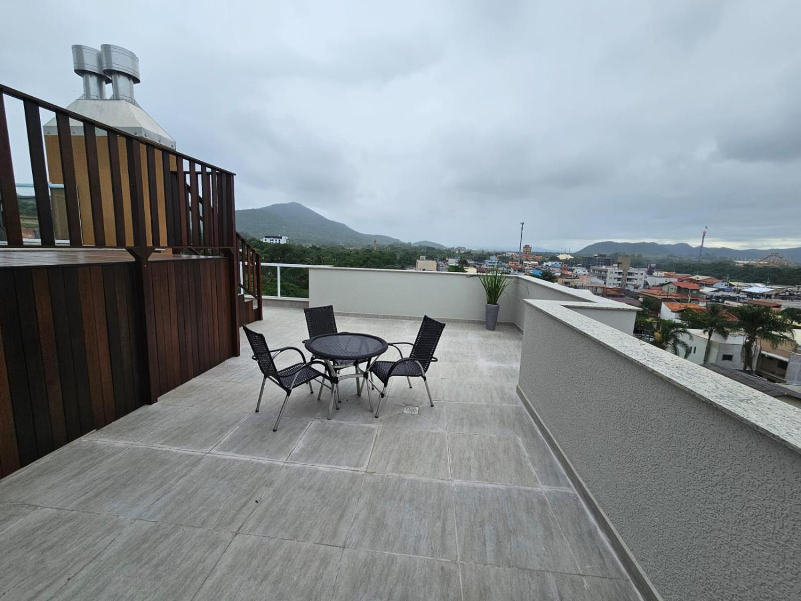 Ap novo com vista para o Parque Beto Carrero! 6 min a pé