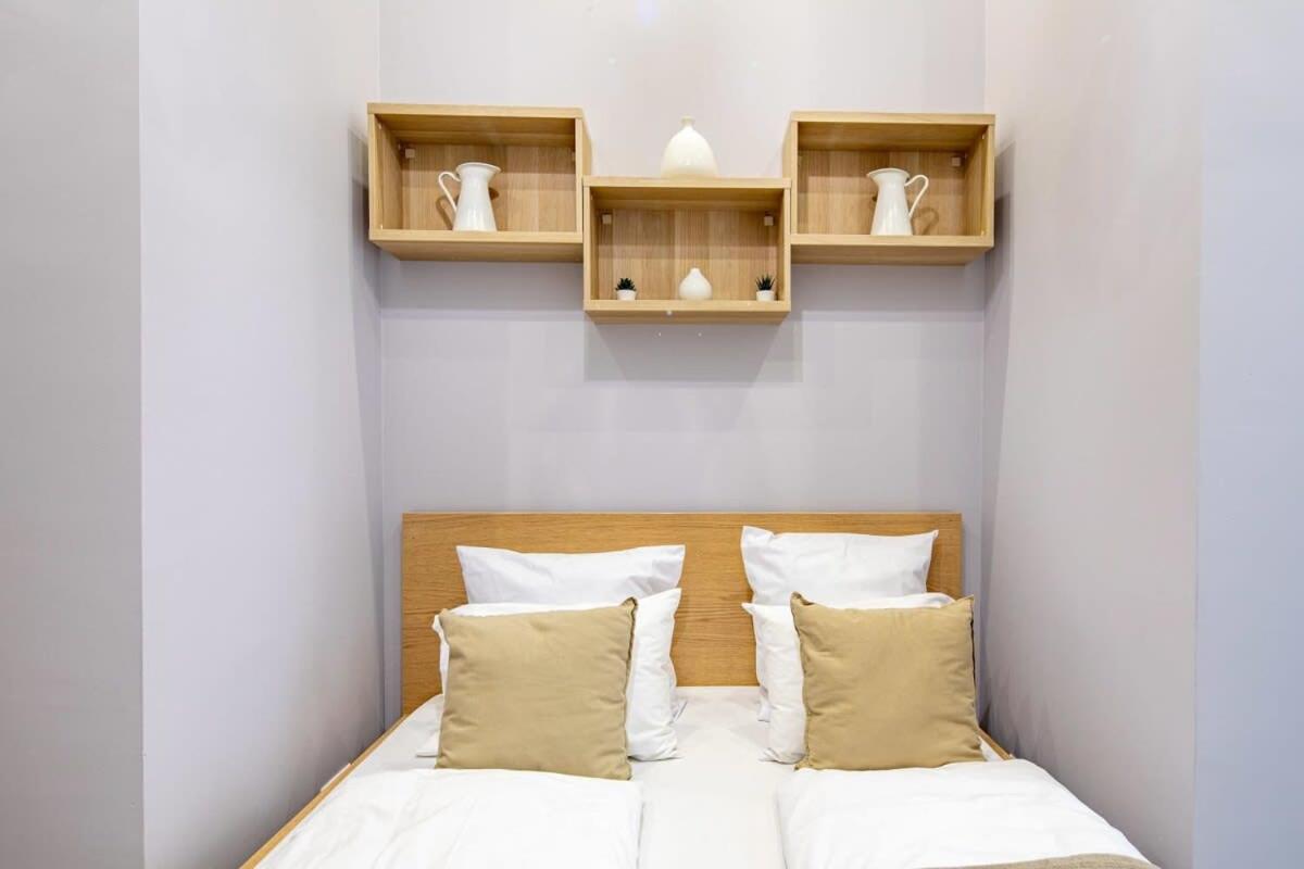 Central - Large and Comfy Apartment view 5