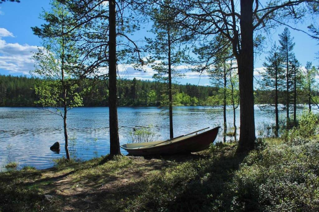 Lapland Lake Hideout with Modern Amenities and Activities