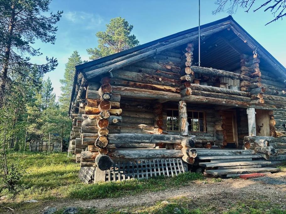 Lapland Lake Hideout with Modern Amenities and Activities