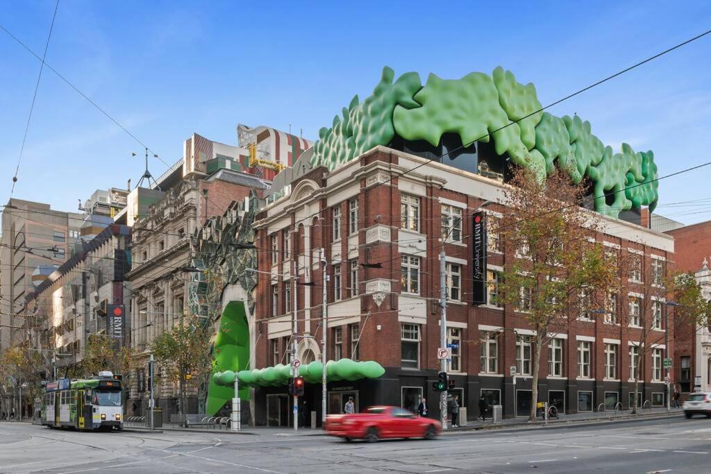 Kiera-1B1B-WelcomeDrinks,RMIT,MelbUni,MelbCentral