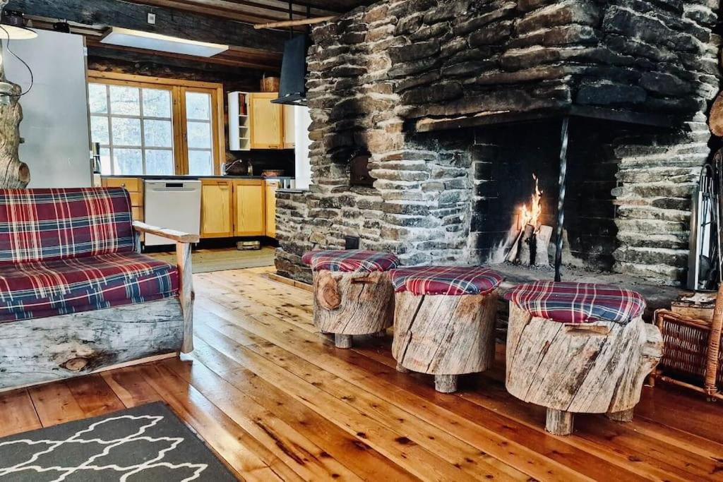 Lapland Lake Hideout with Modern Amenities and Activities