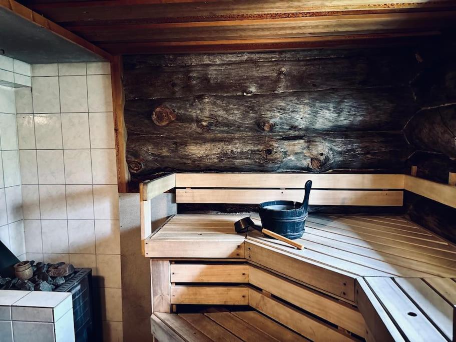 Lapland Lake Hideout with Modern Amenities and Activities
