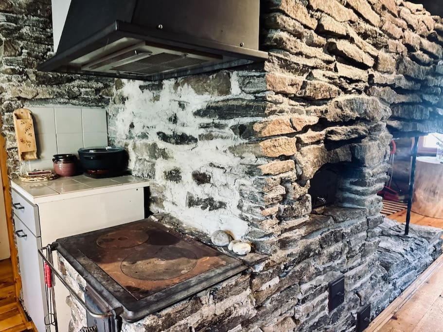 Lapland Lake Hideout with Modern Amenities and Activities
