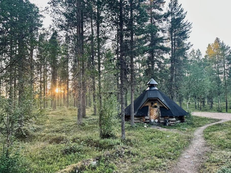 Lapland Lake Hideout with Modern Amenities and Activities