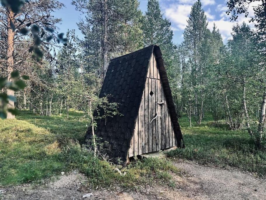 Lapland Lake Hideout with Modern Amenities and Activities