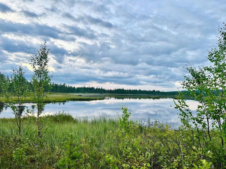 Lapland Lake Hideout with Modern Amenities and Activities