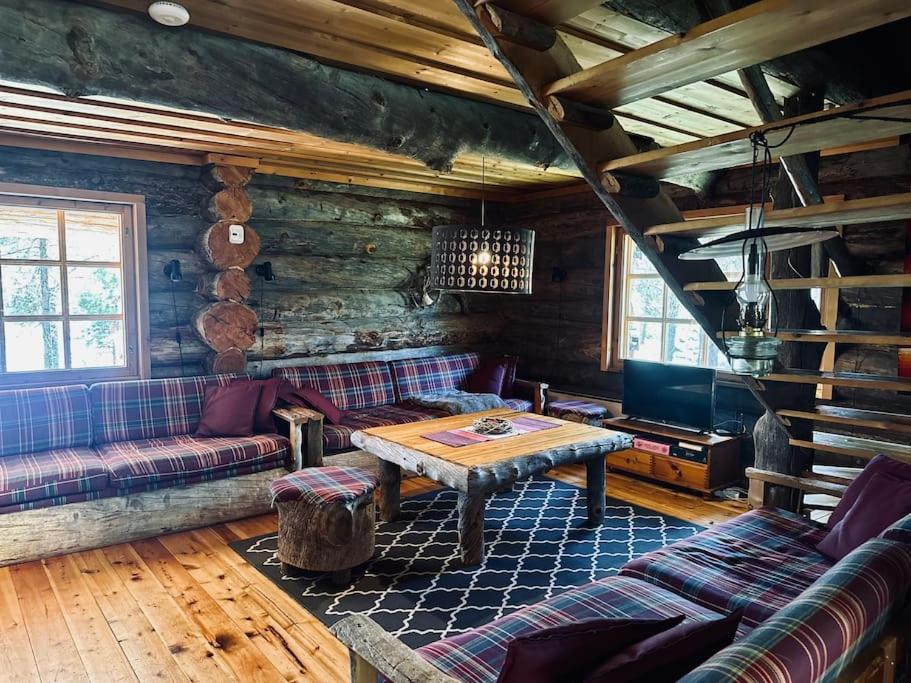 Lapland Lake Hideout with Modern Amenities and Activities