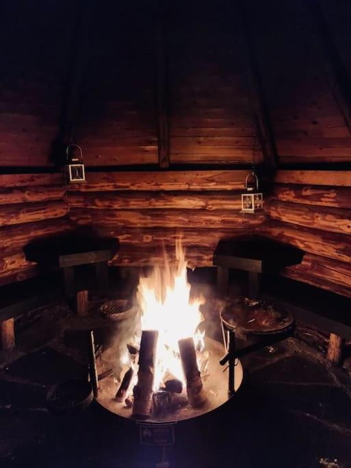 Lapland Lake Hideout with Modern Amenities and Activities