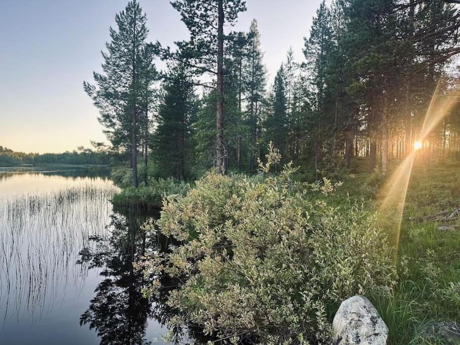 Lapland Lake Hideout with Modern Amenities and Activities