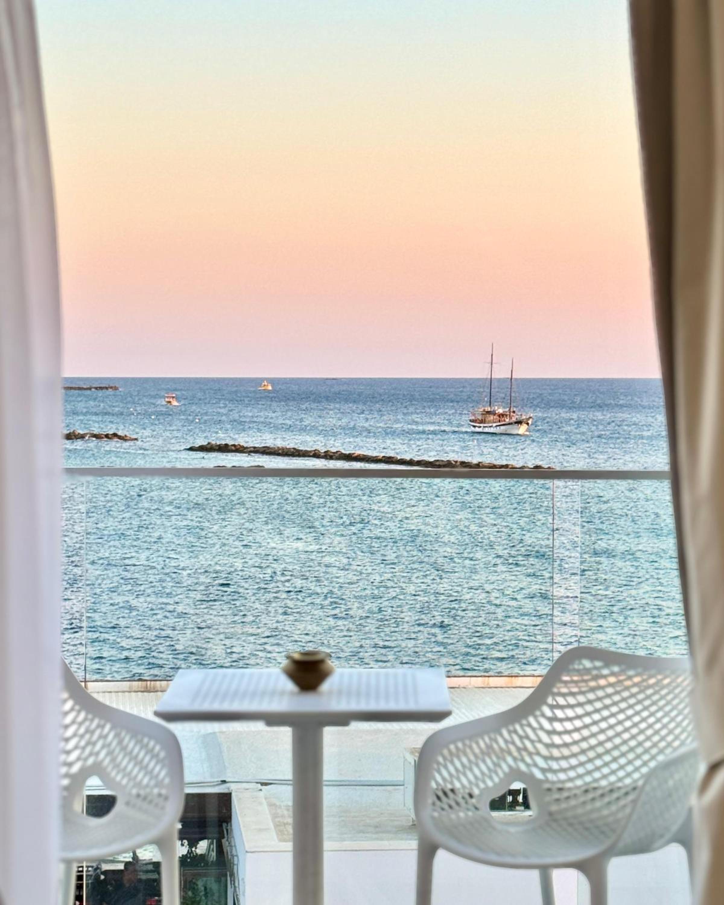 THE OCEAN - Luxury Apartment at the Harbor