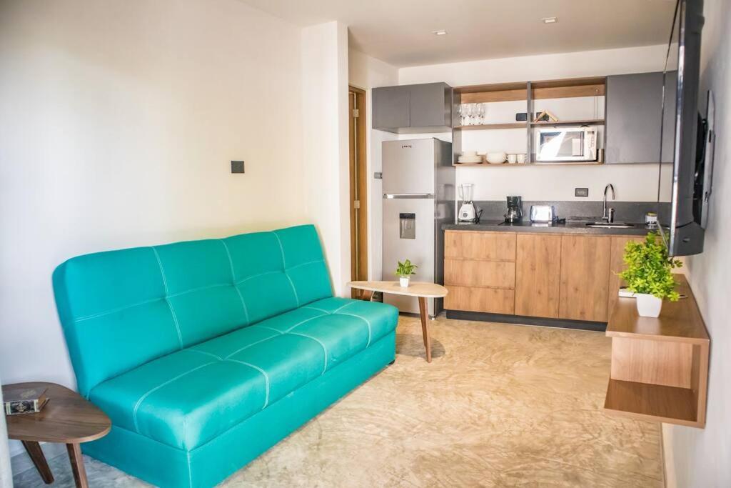 Beautiful Downtown studio with pool view 4