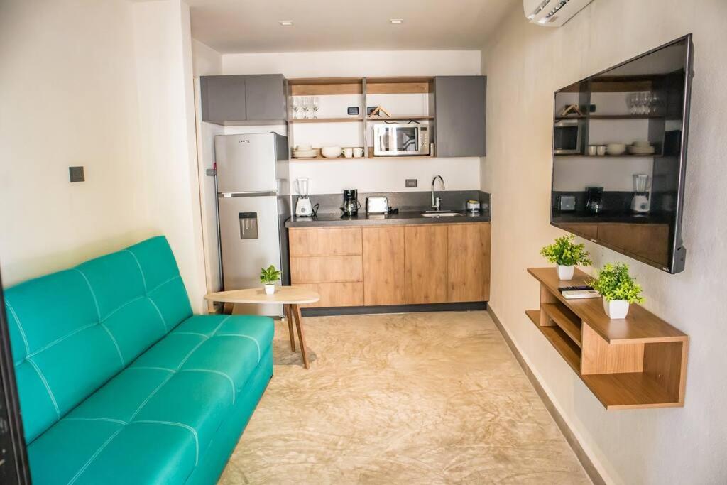 Beautiful Downtown studio with pool view 5
