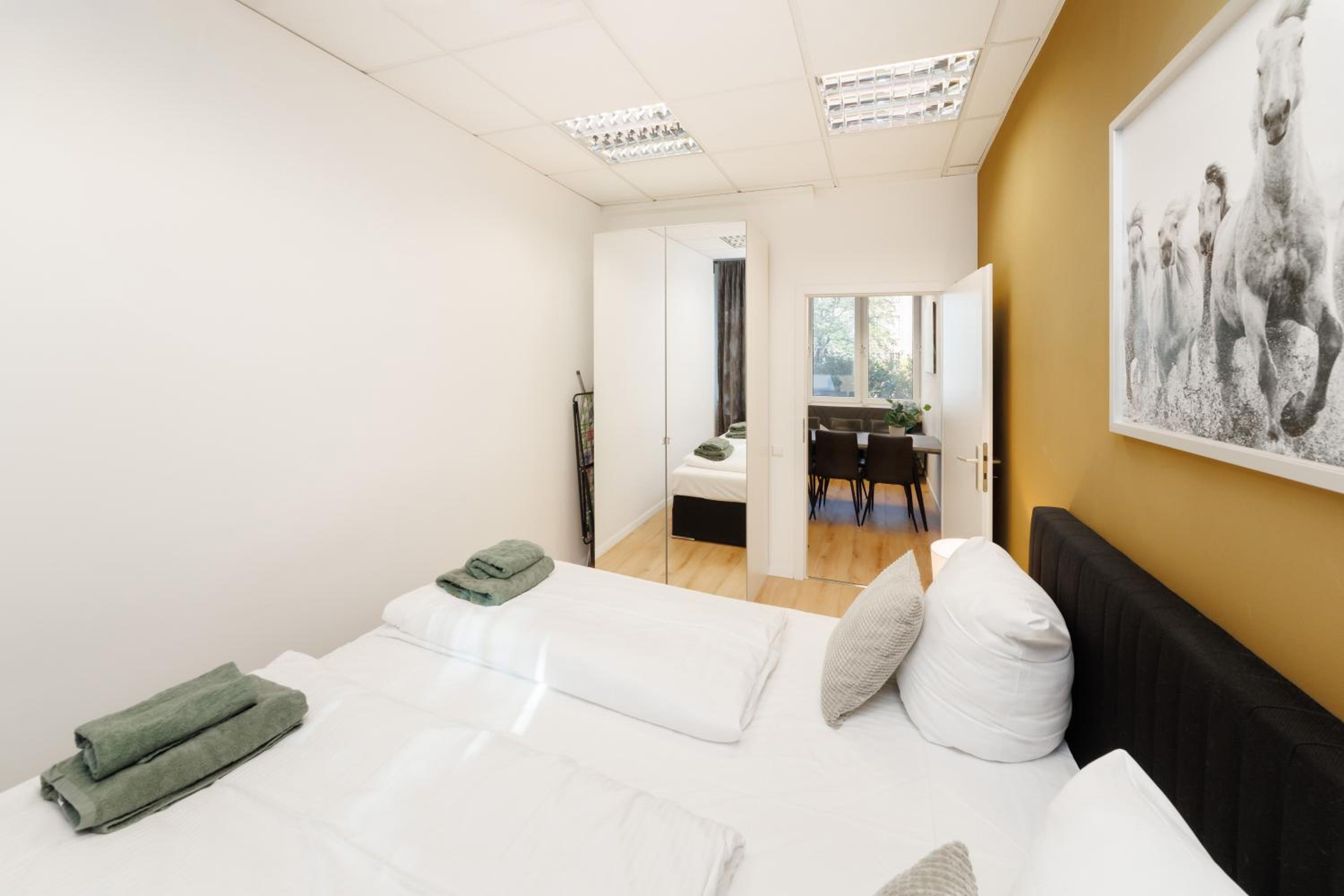 BIG 7RMS City Central Loft, 1ALocation