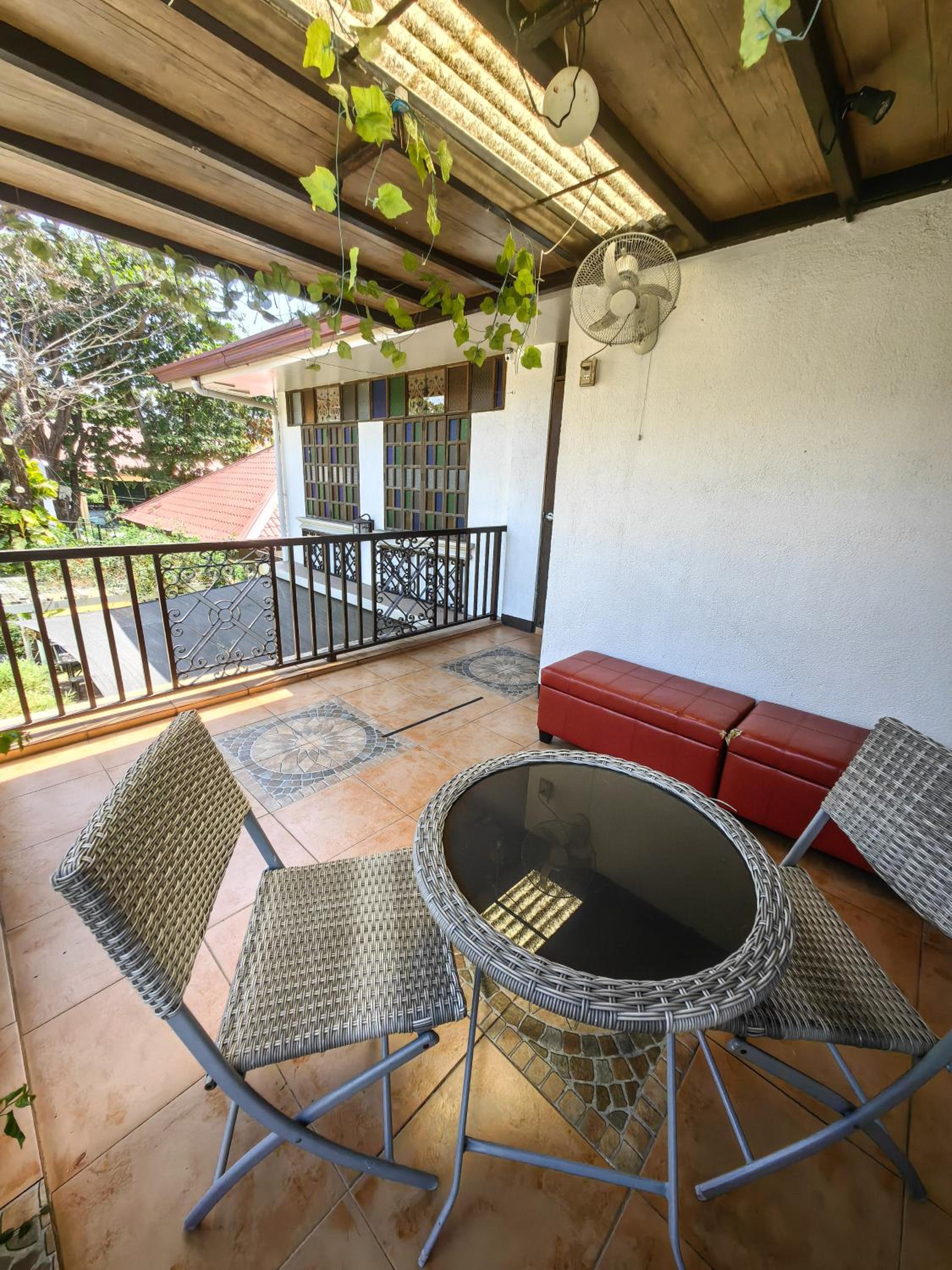 Cozy Las Pinas Haven with Big Garden, Pet Friendly - Near Super Market and the Airport view 5