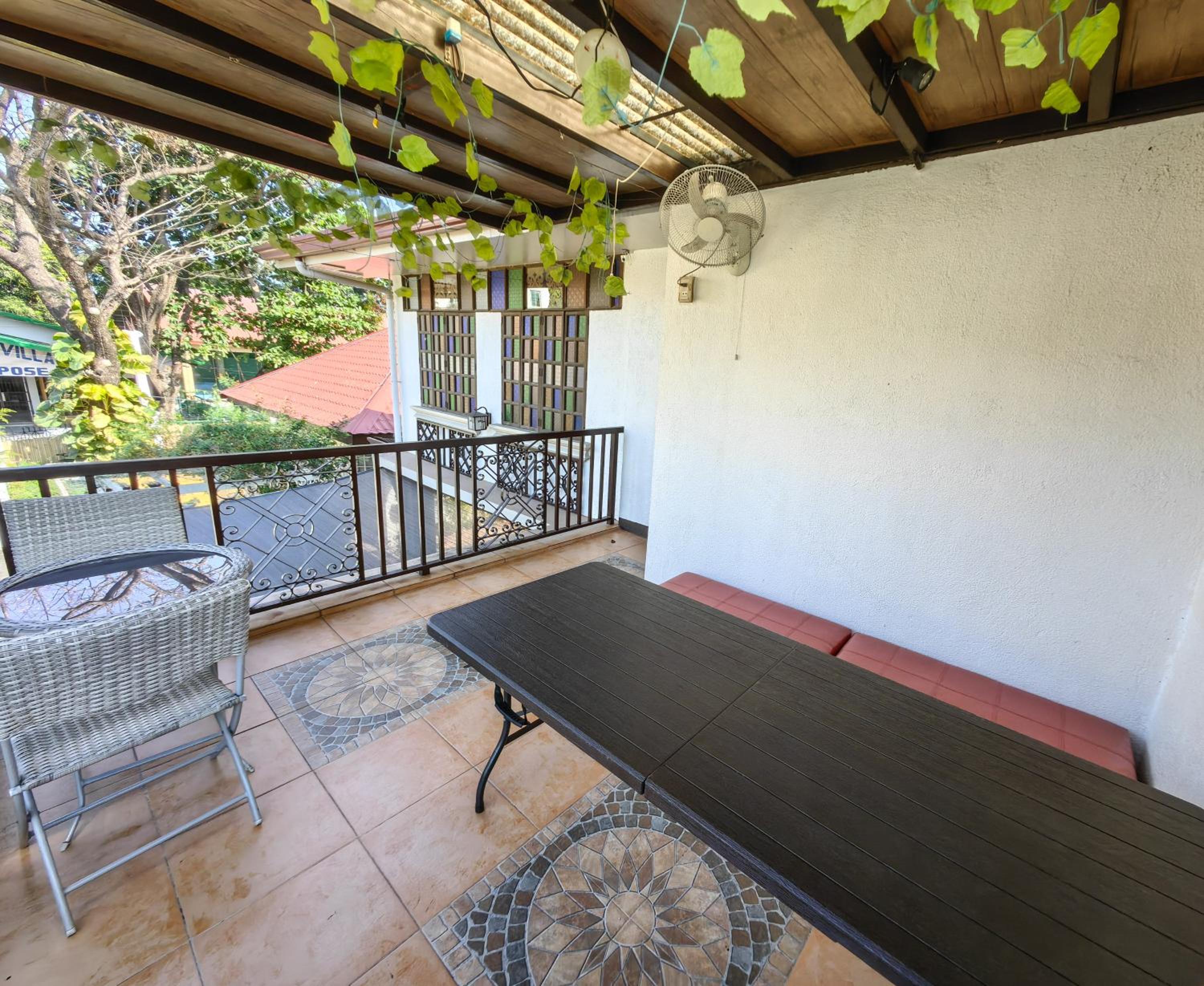 Cozy Las Pinas Haven with Big Garden, Pet Friendly - Near Super Market and the Airport view 2