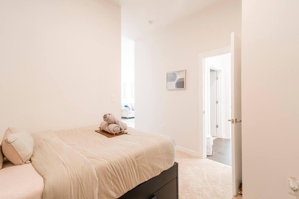 Charlotte Vacations - Luxury Apartment Uptown Wi-Fi Gym Pool 233 - Property Image 14