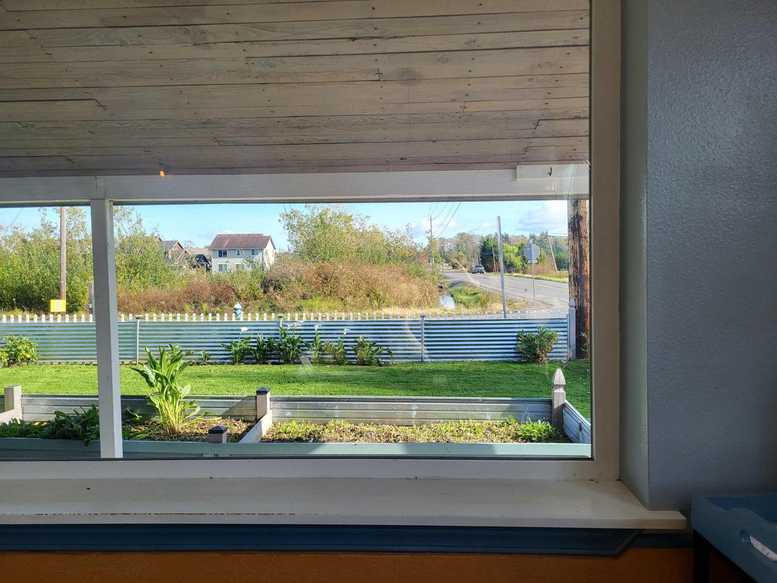 Comfortable Cottage on the Corner view 3