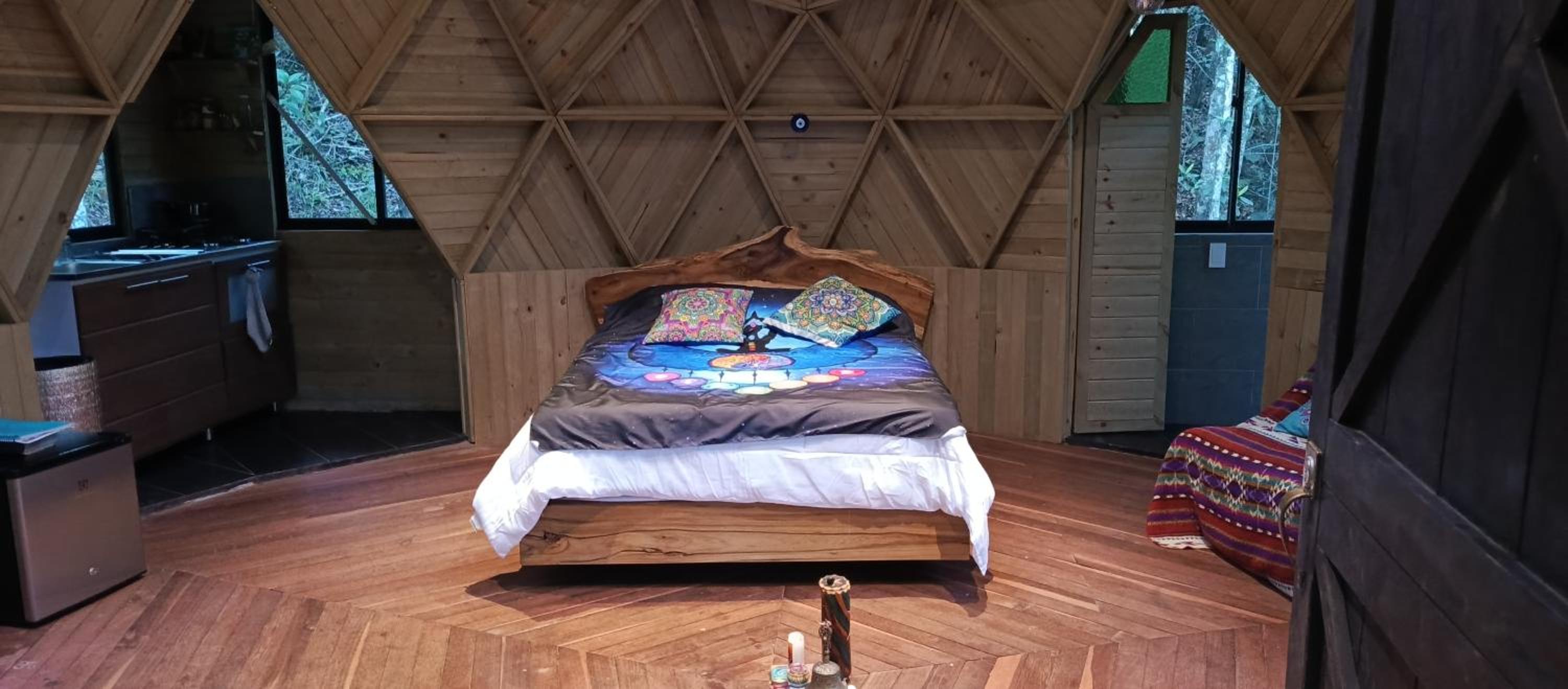 Sanayá Domo Glamping - Santa Elena