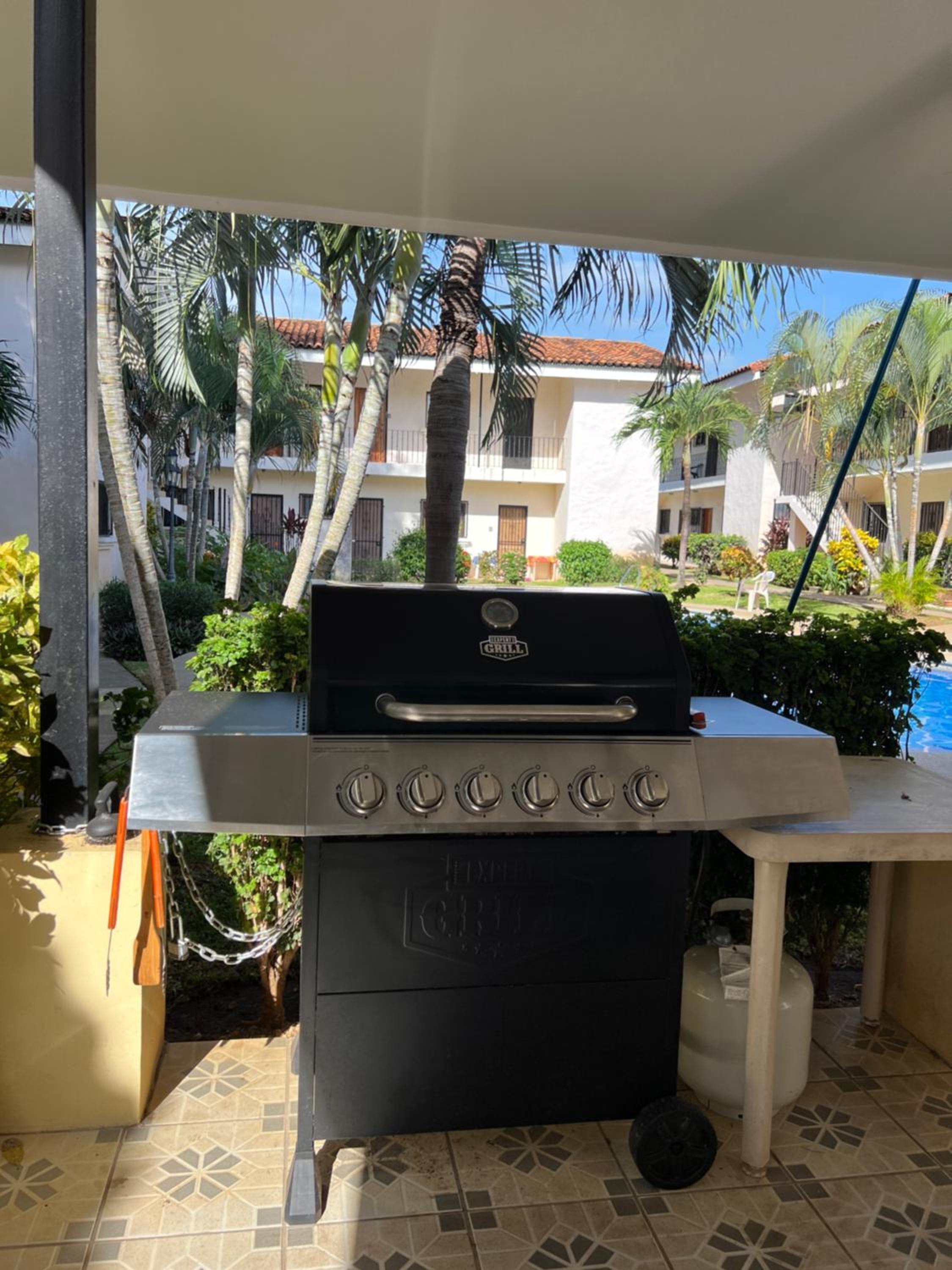 Designer-Inspired 1Bed1Bath Condo Close to Beach