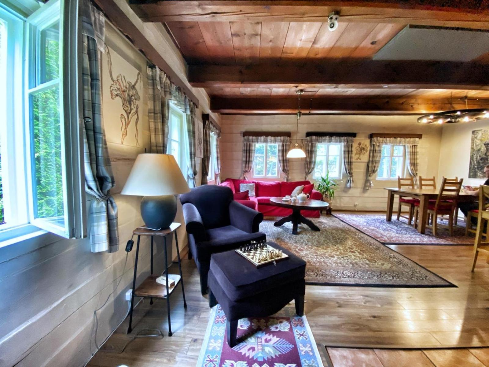 Dobroslov Cottage