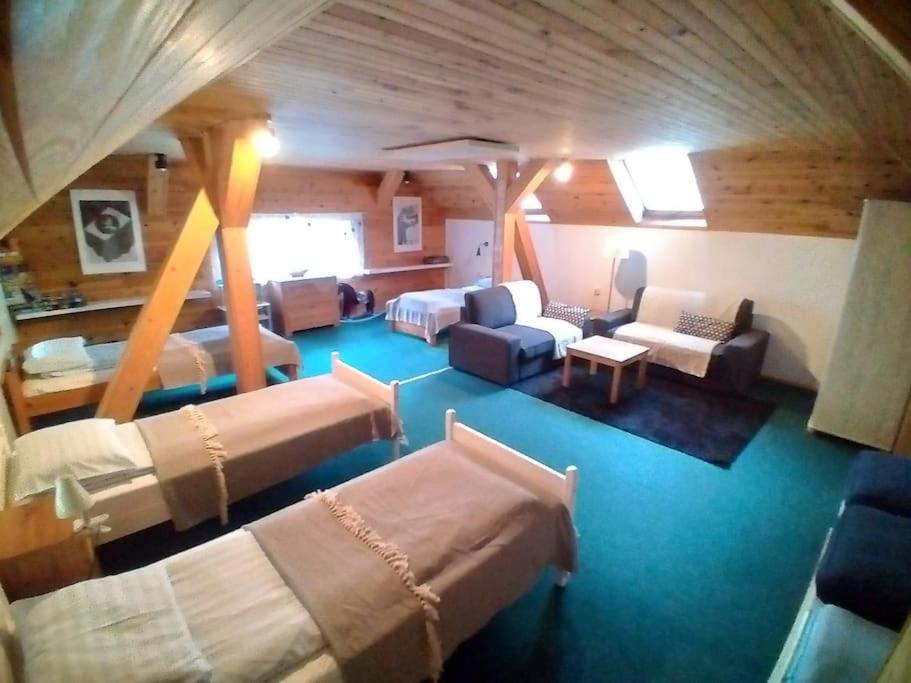 Dobroslov Cottage