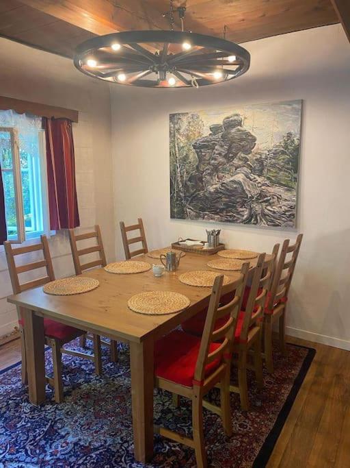Dobroslov Cottage