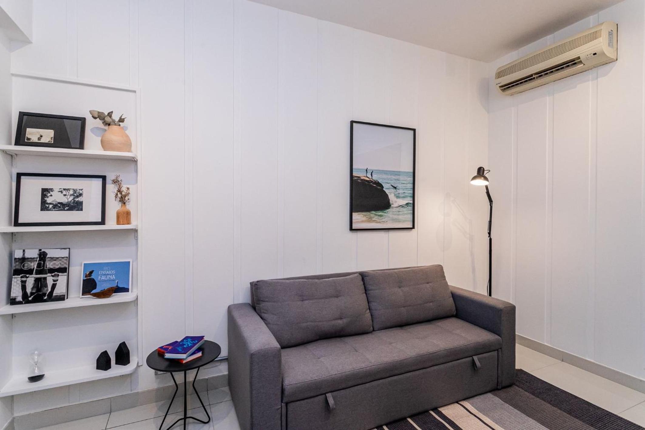 Apartamento Moderno a 300 m da Praia do Leblon