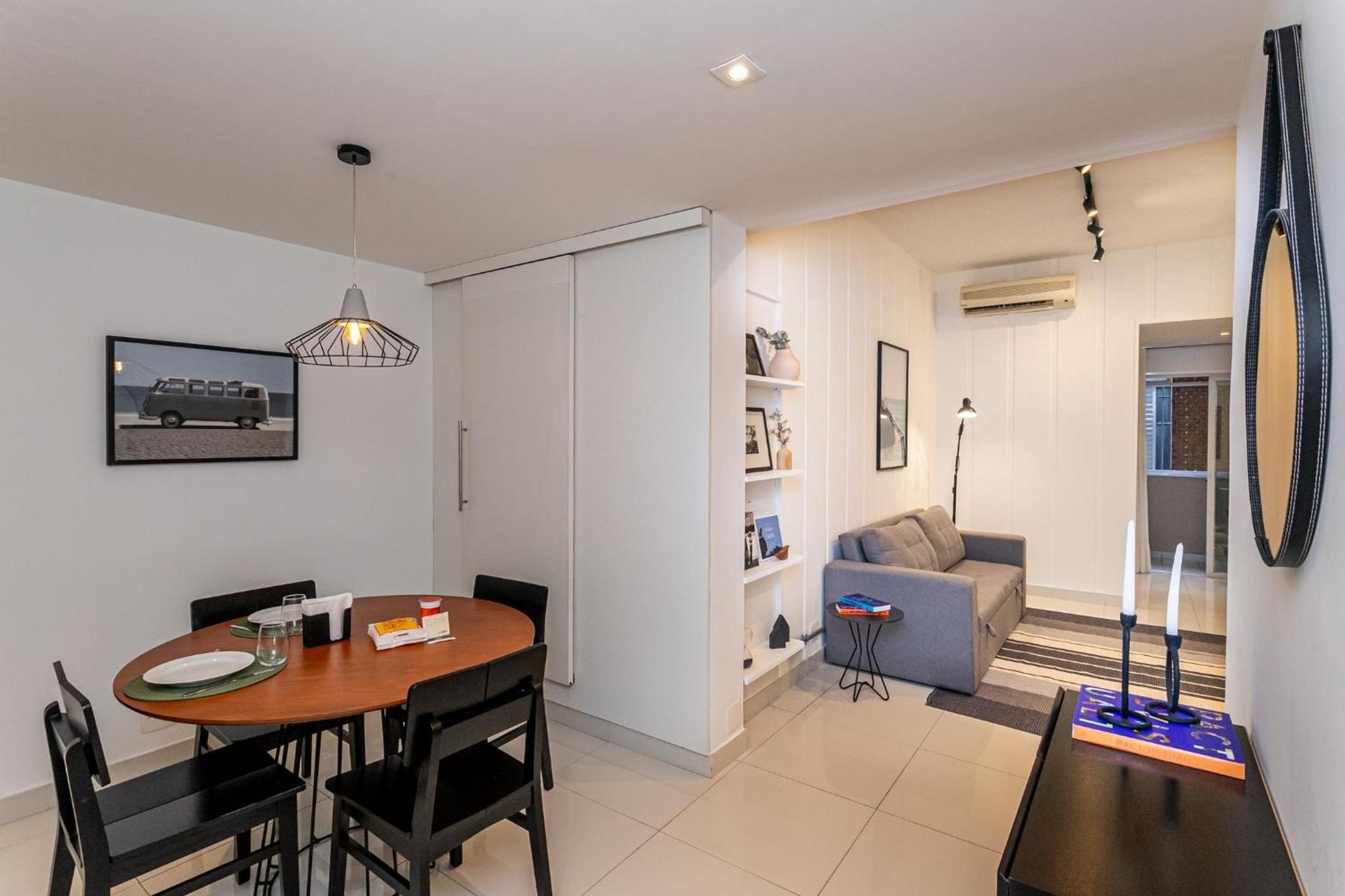 Apartamento Moderno a 300 m da Praia do Leblon