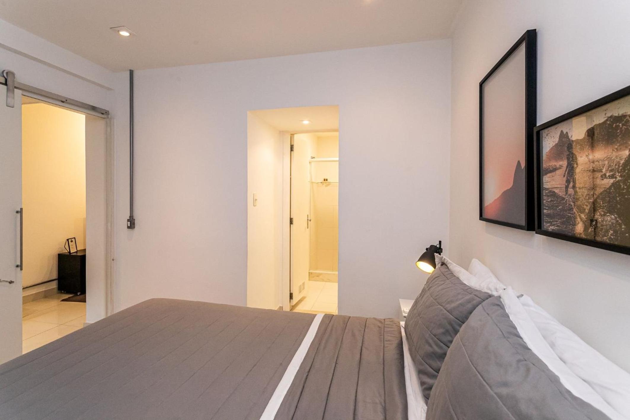 Apartamento Moderno a 300 m da Praia do Leblon