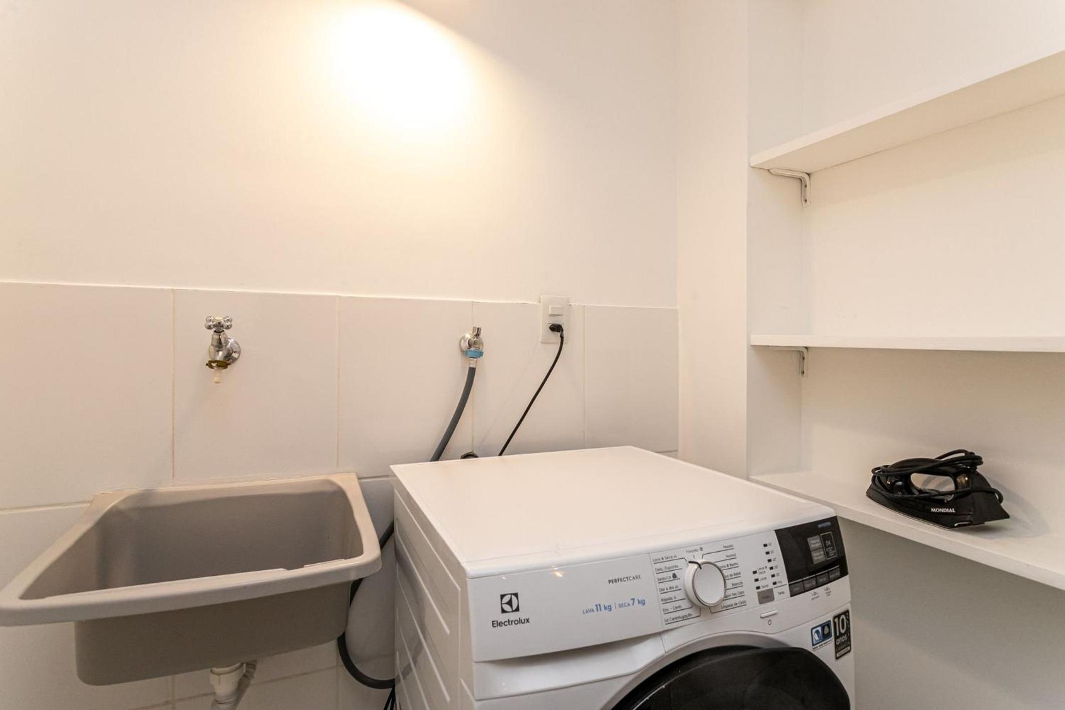 Apartamento Moderno a 300 m da Praia do Leblon