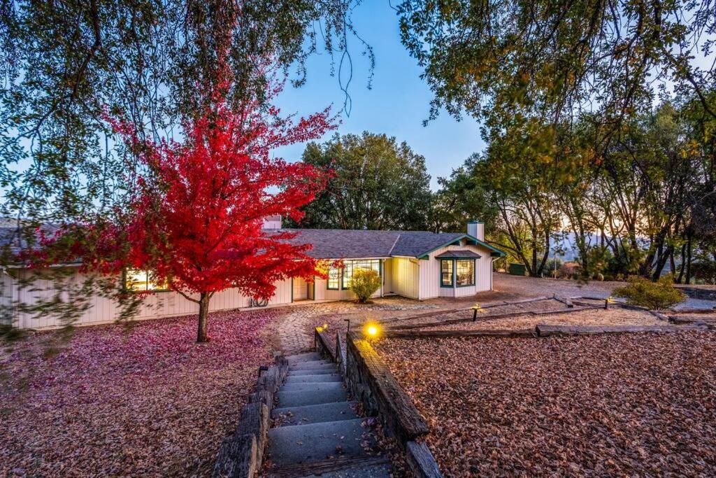 Hotel Stunning Views With Pool, Spa, Firepit, Game Court And Bbq