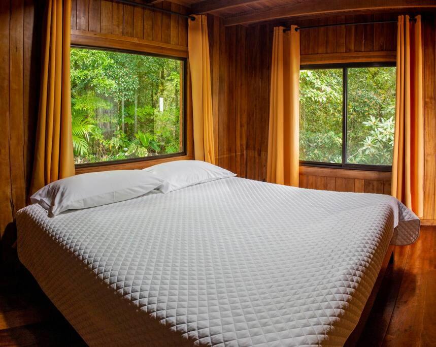 Private House Next to the Cloud Forest Reserve