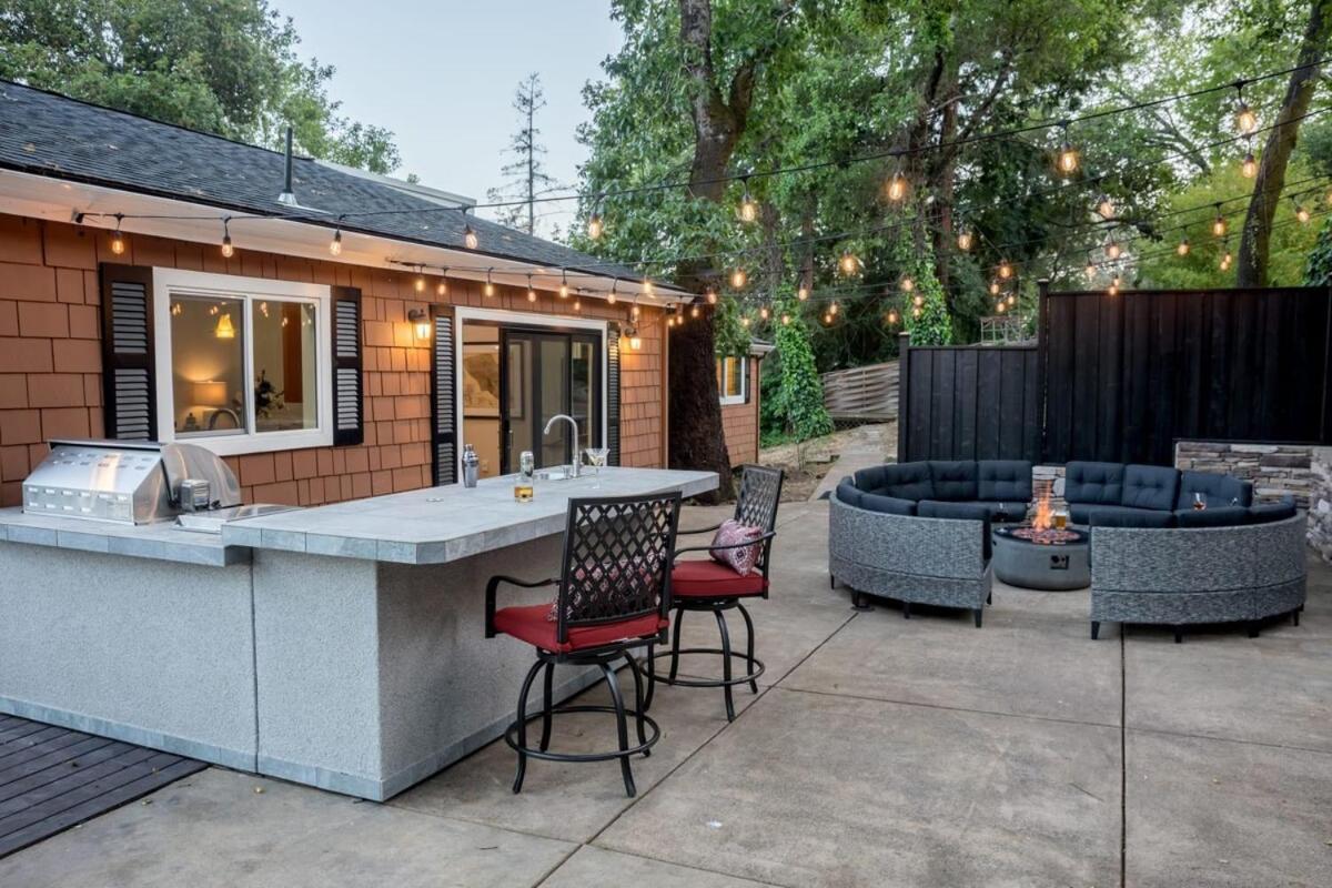 Wine Country Wine Country 5BR Hot Tub Fire pit Patio view 3