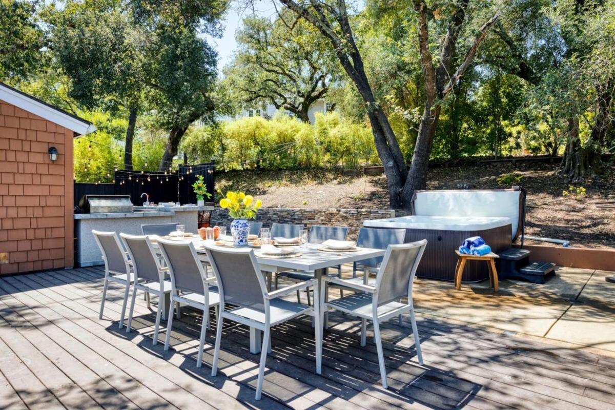 Wine Country Wine Country 5BR Hot Tub Fire pit Patio view 4