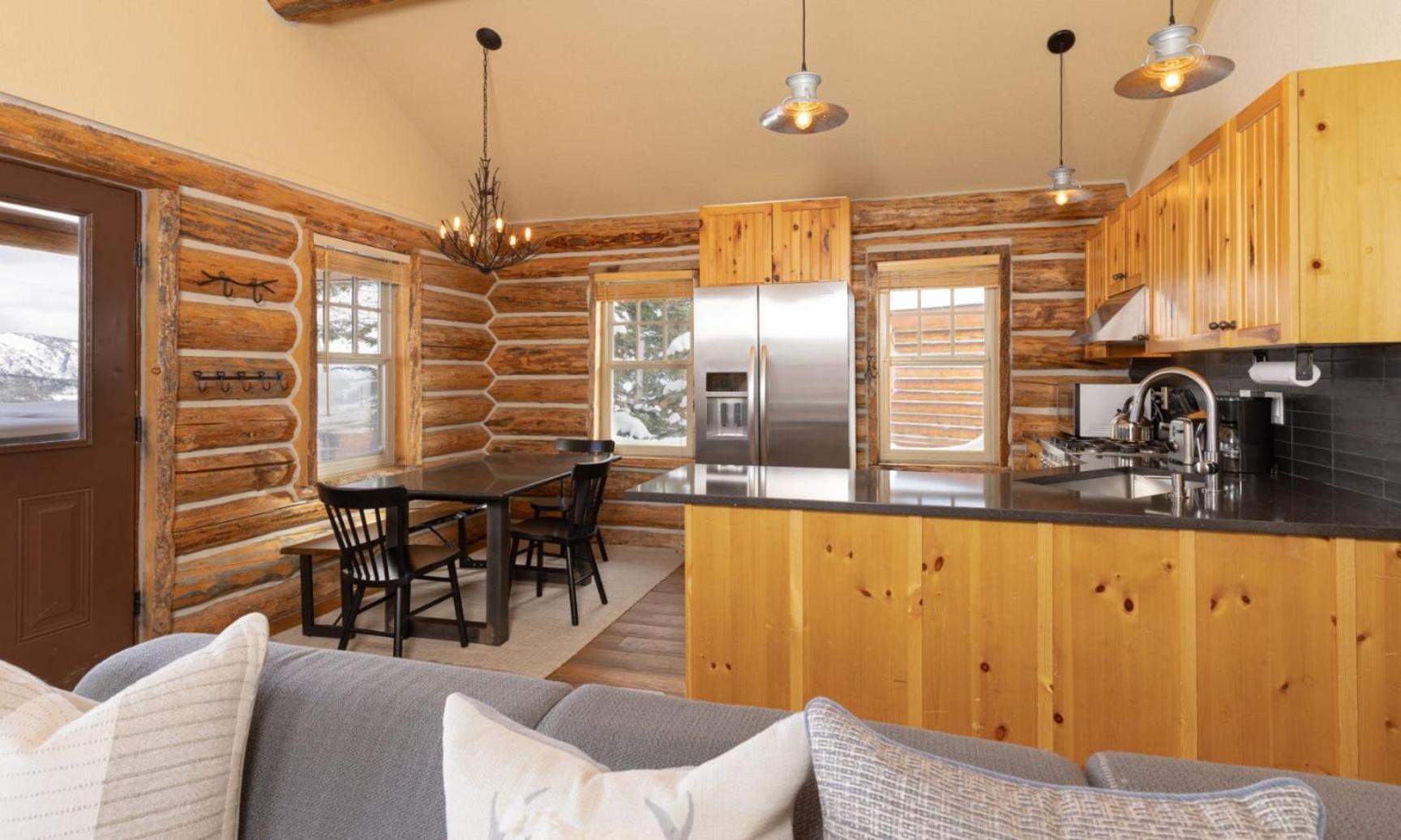 Cowboy Heaven Cabin 11 Bandit Way view 5