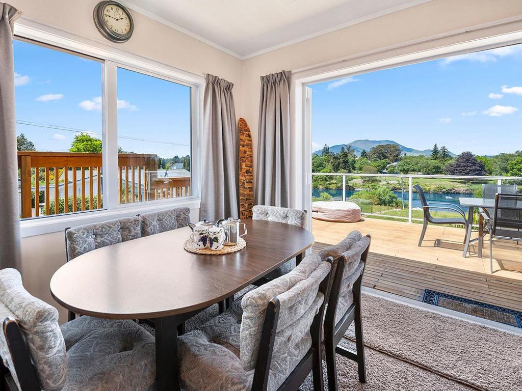 Central Riverside Retreat - Taupo Holiday Home view 2