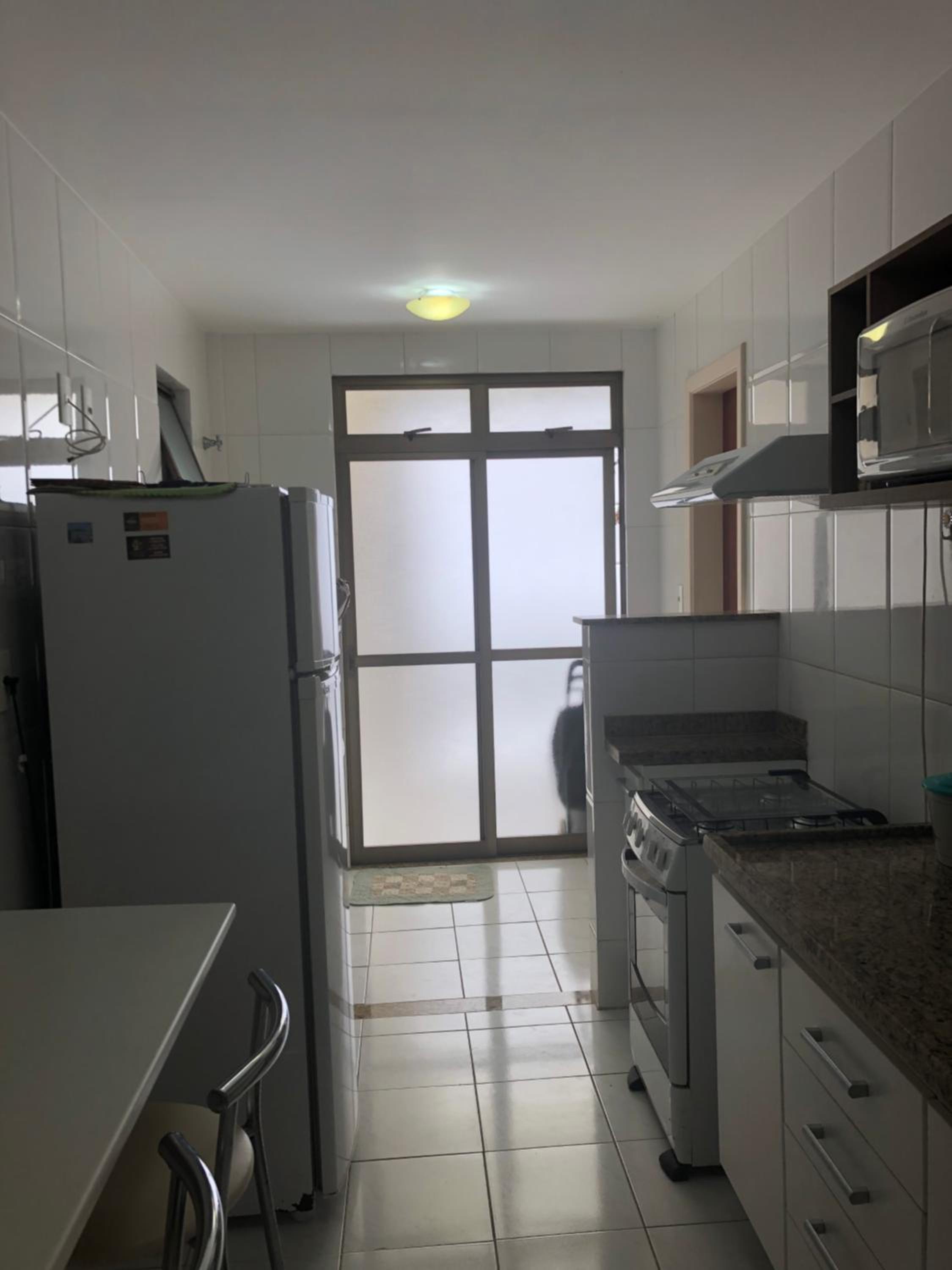 Apartamento espaçoso, a 300m da Praia do Forte