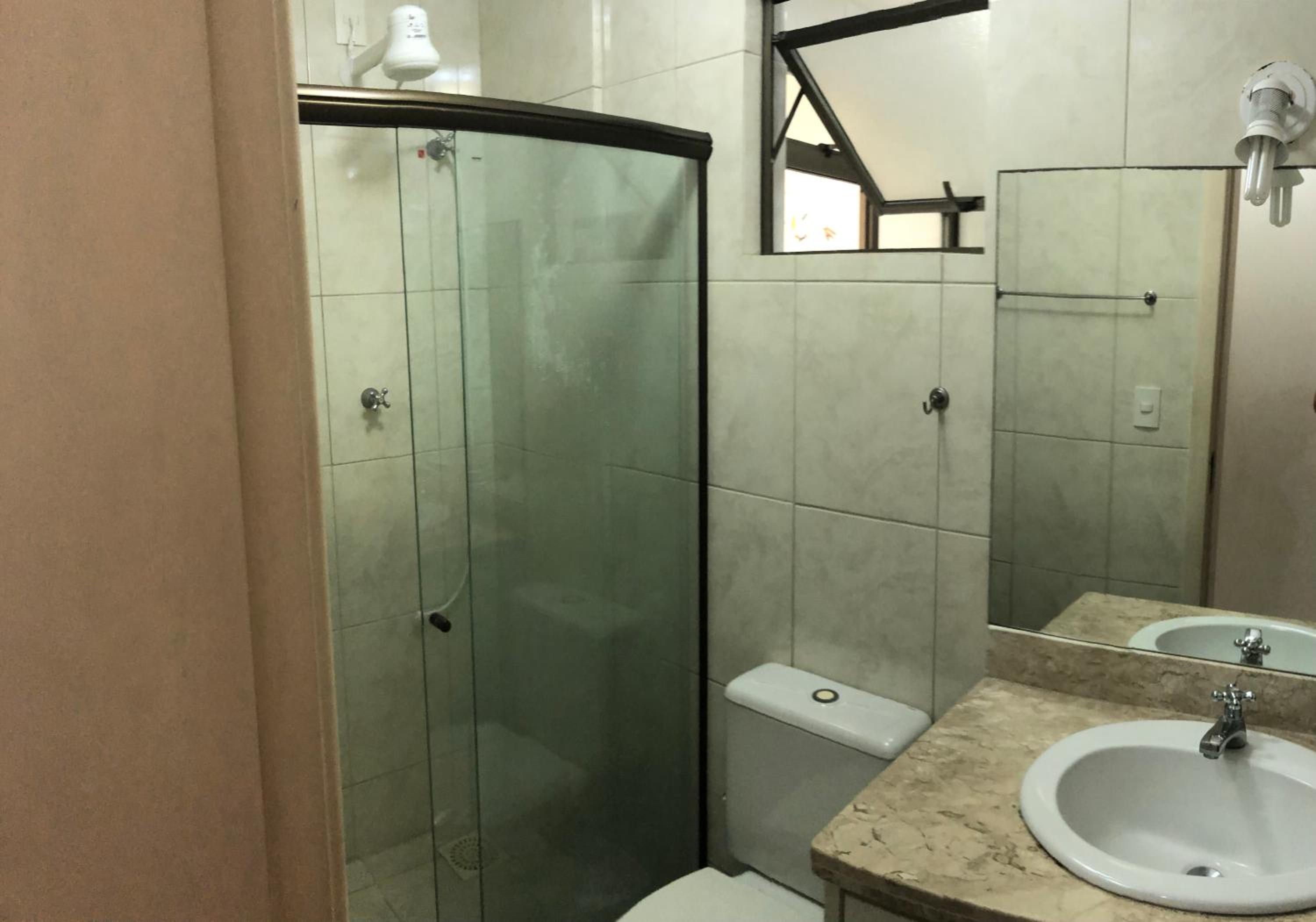 Apartamento espaçoso, a 300m da Praia do Forte