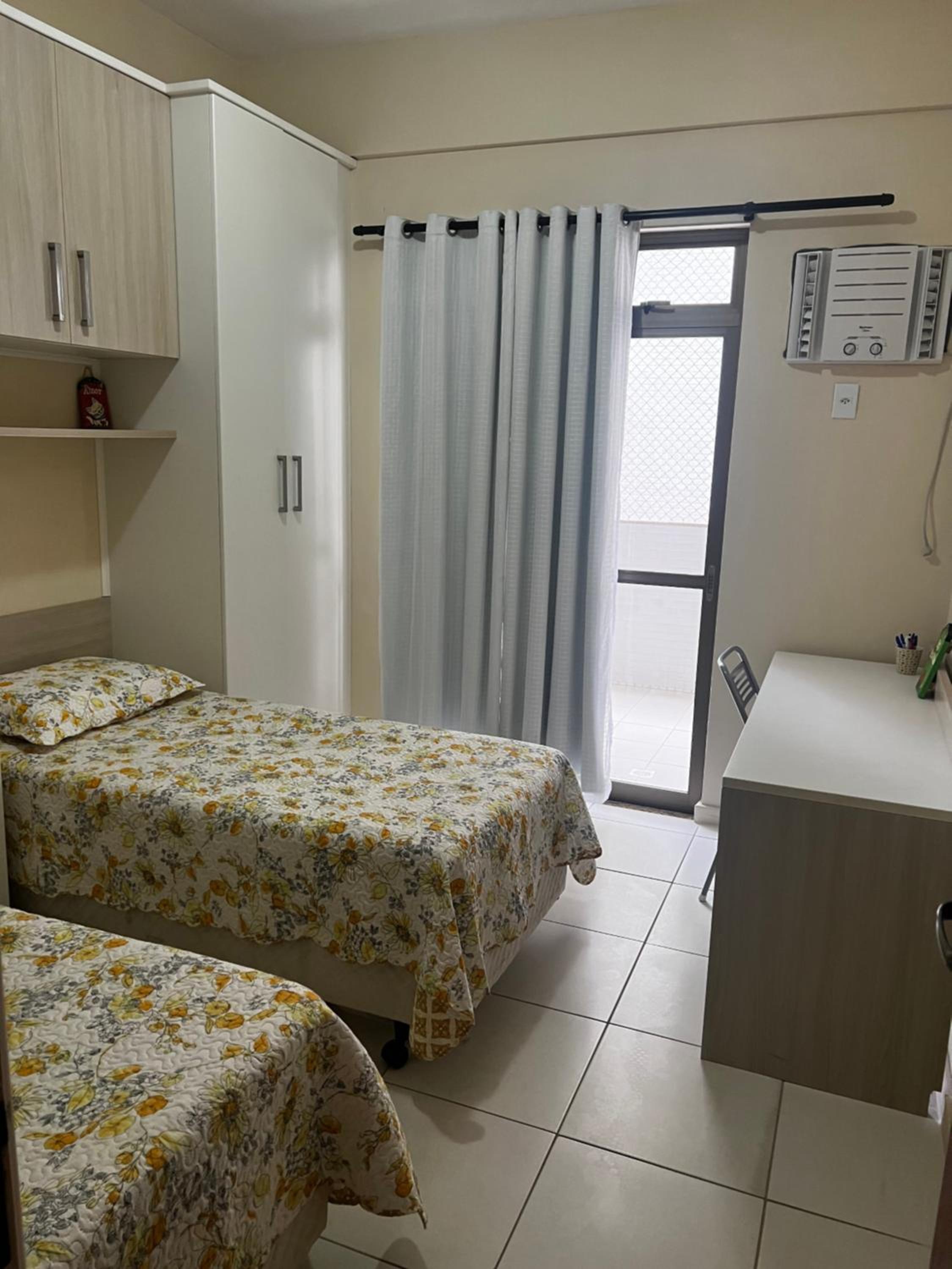Apartamento espaçoso, a 300m da Praia do Forte