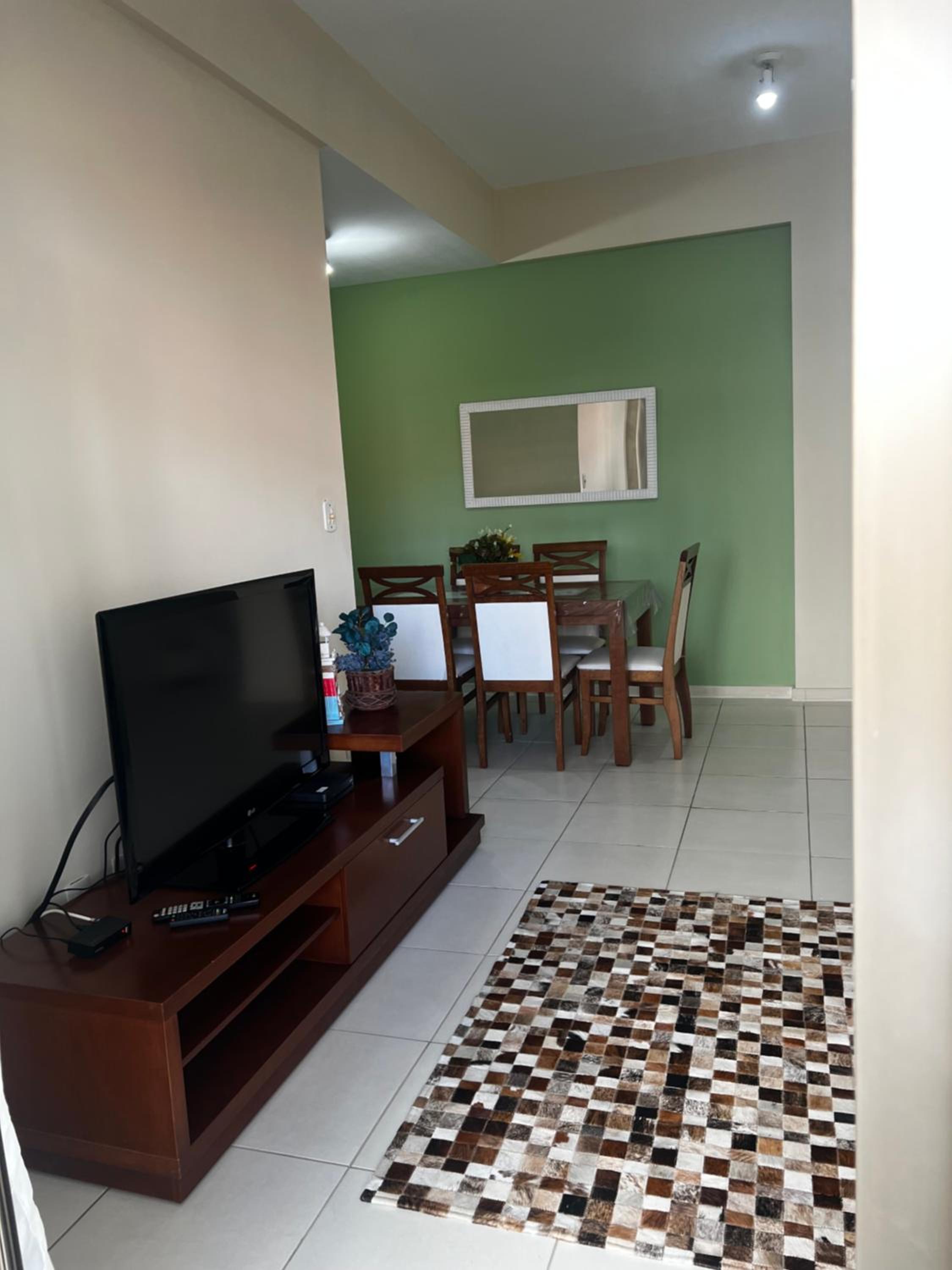 Apartamento espaçoso, a 300m da Praia do Forte