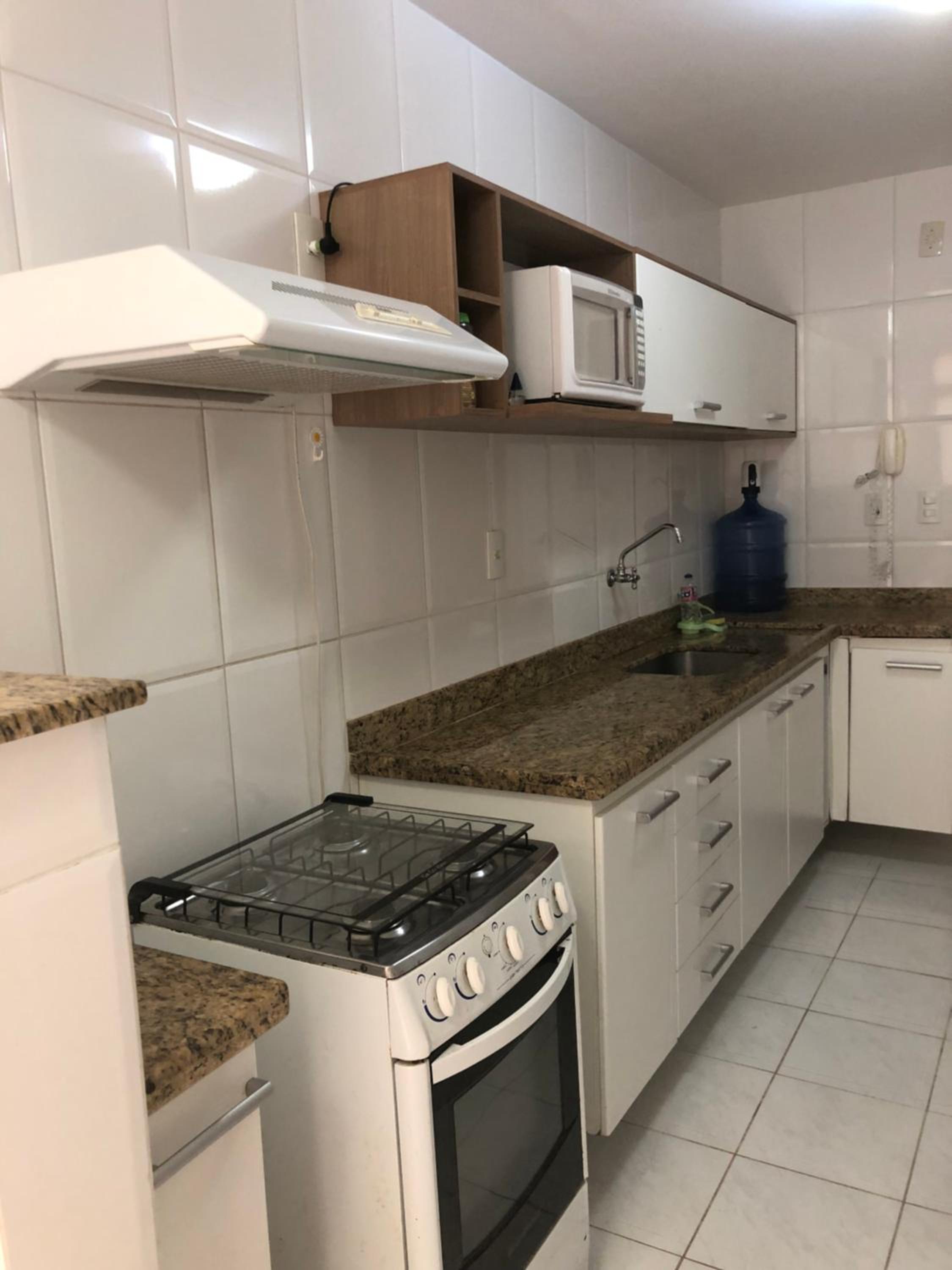 Apartamento espaçoso, a 300m da Praia do Forte