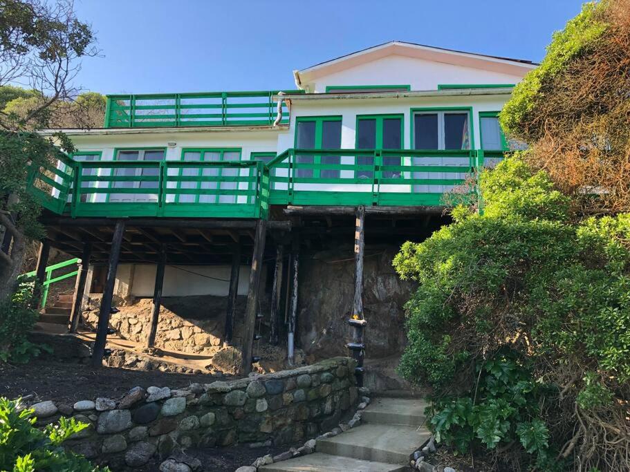 Primera Vista, increíble casa frente al mar